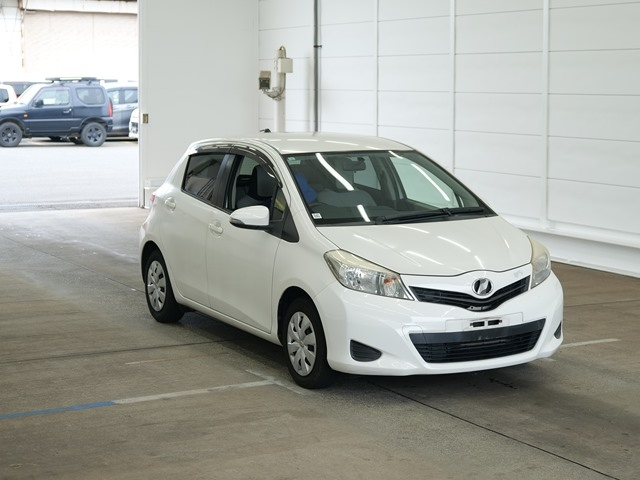 TOYOTA VITZ 2014