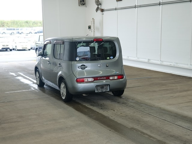 NISSAN CUBE 2010