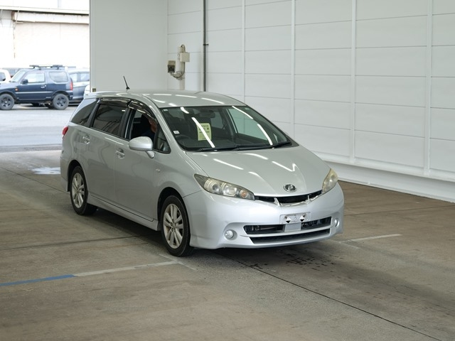 TOYOTA WISH 2010