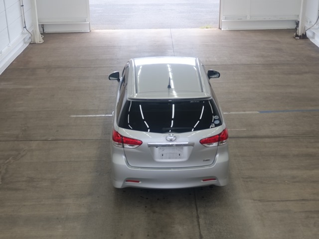 TOYOTA WISH 2010