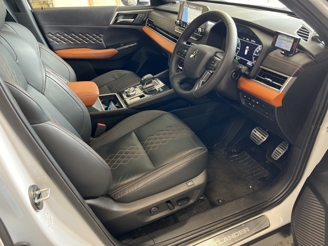 MITSUBISHI OUTLANDER PHEV 2023