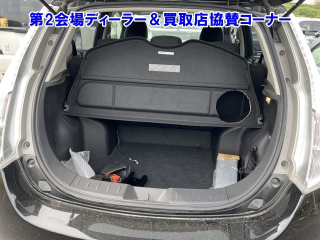 NISSAN LEAF 2017