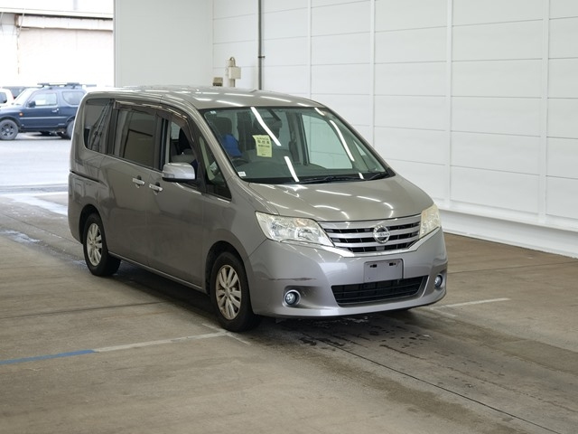 NISSAN SERENA 2011