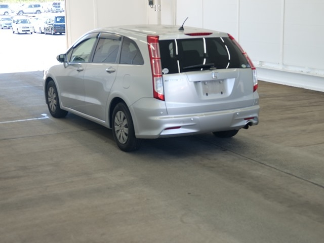 HONDA STREAM 2010
