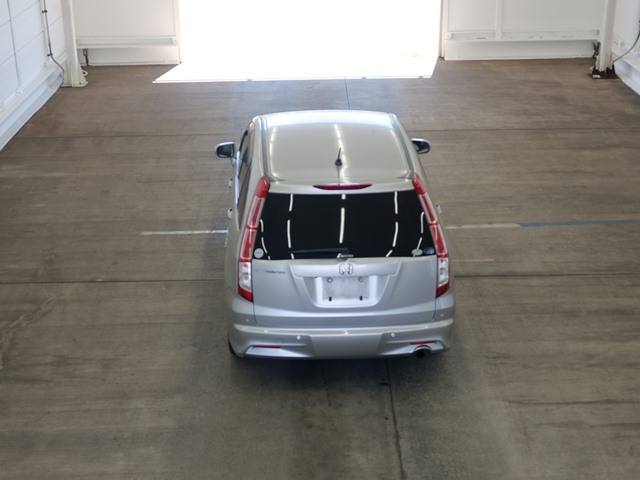 HONDA STREAM 2010