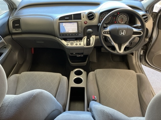 HONDA STREAM 2010