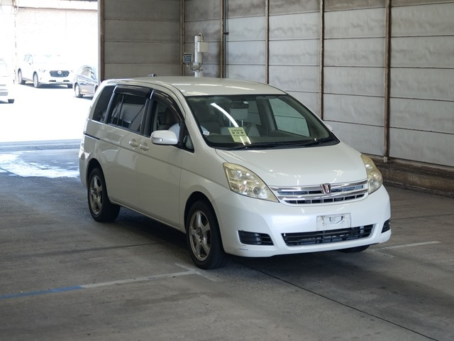 TOYOTA ISIS 2010