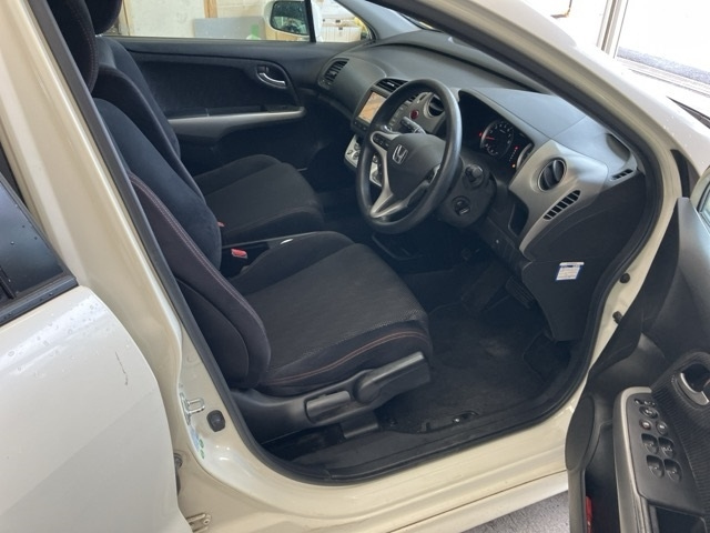 HONDA STREAM 2009