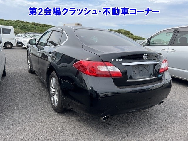 NISSAN FUGA 2013