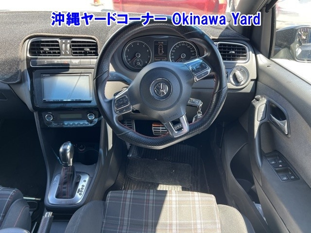 VOLKSWAGEN POLO 2010