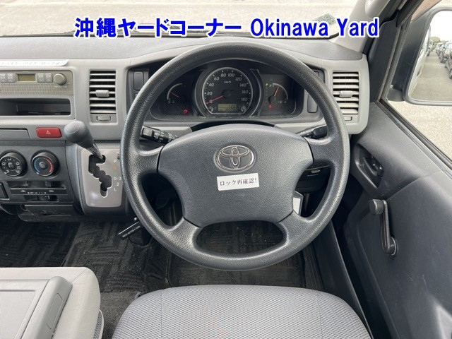 TOYOTA HIACE VAN 2008