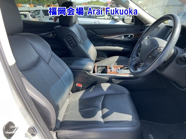 NISSAN FUGA 2018