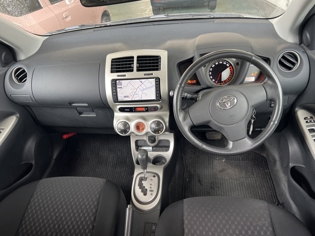 TOYOTA IST 2009