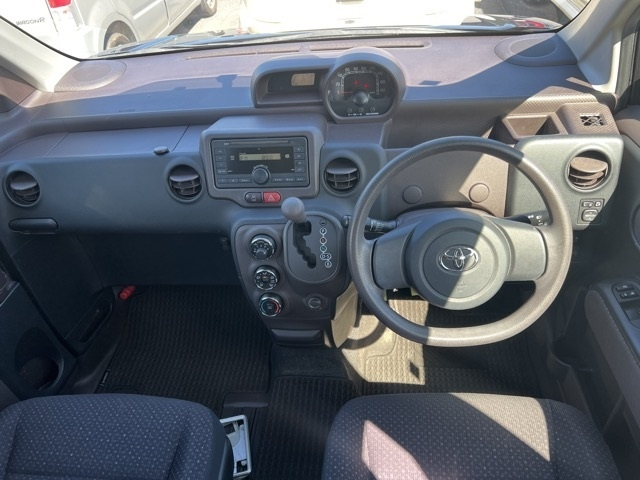 TOYOTA SPADE 2012