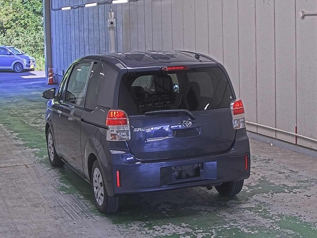 TOYOTA SPADE 2012