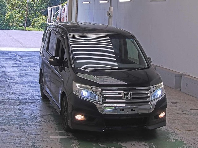HONDA STEP WAGON 2013