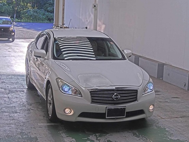 NISSAN FUGA 2010