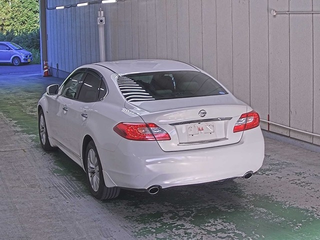 NISSAN FUGA 2010