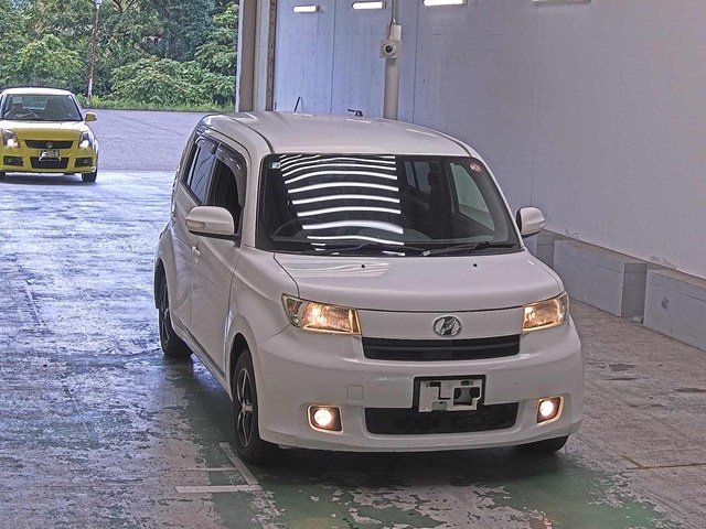 TOYOTA BB 2012