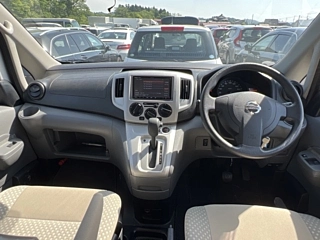 NISSAN NV200 2020