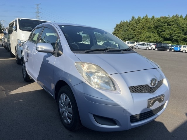 TOYOTA VITZ 2010