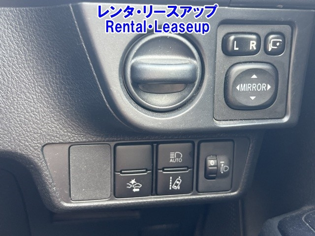 TOYOTA COROLLA FIELDER 2019