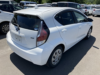 TOYOTA AQUA 2016
