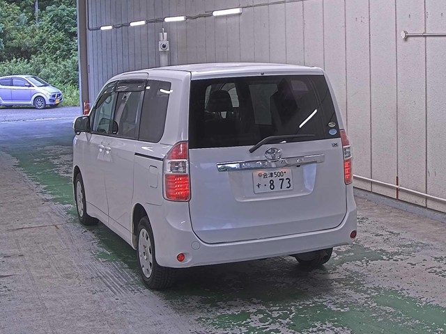 TOYOTA NOAH 2008
