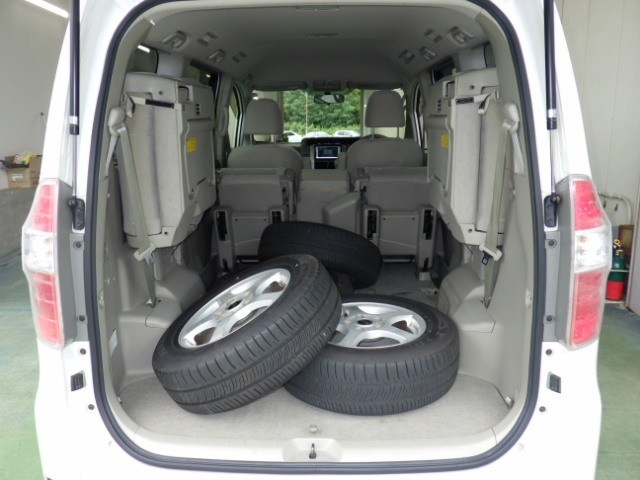 TOYOTA NOAH 2008