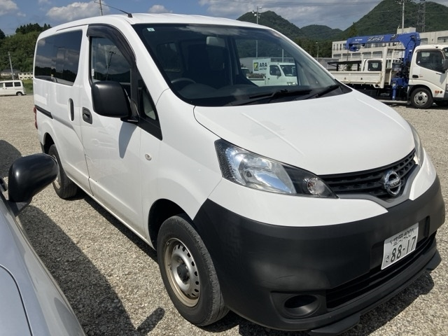 NISSAN NV200 2020
