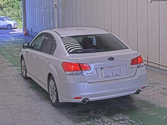 SUBARU LEGACY B4 2010