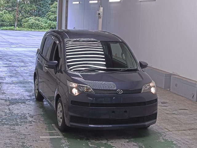 TOYOTA SPADE 2013