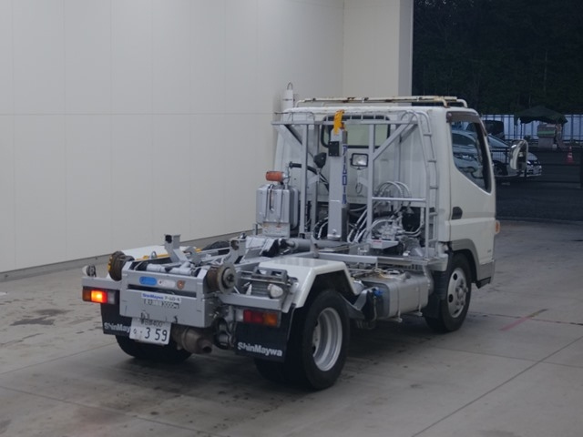 MITSUBISHI CANTER 2015