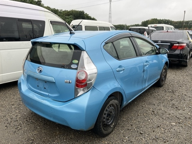 TOYOTA AQUA 2013