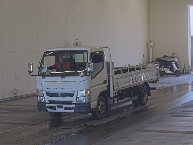 MITSUBISHI CANTER 2020
