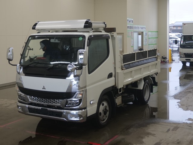 MITSUBISHI CANTER 2023