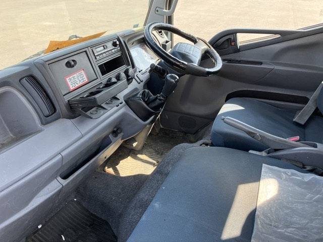 MITSUBISHI CANTER 2013