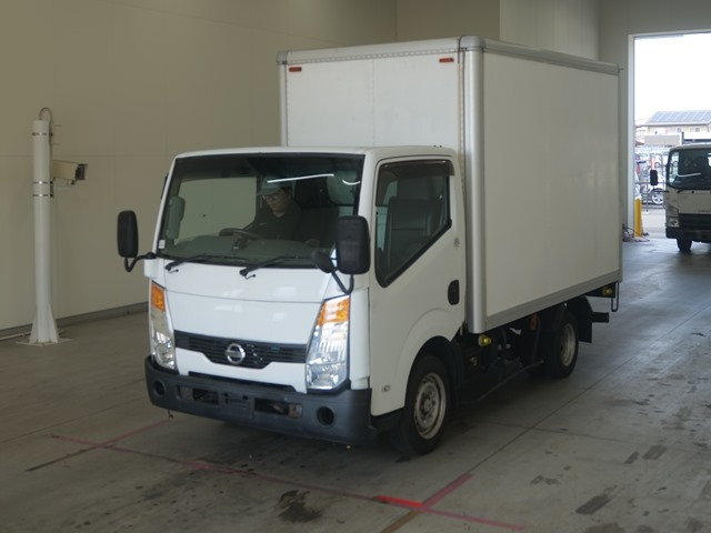 NISSAN TRUCK 2009