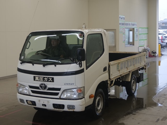 TOYOTA DYNA 2012