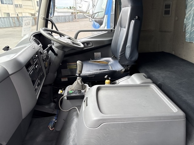 MITSUBISHI FUSO FIGHTER 2016