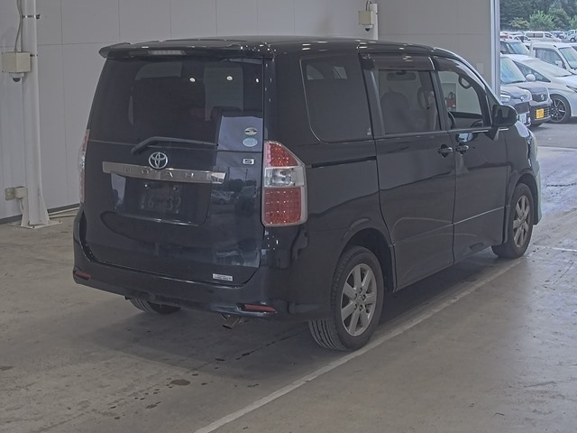 TOYOTA NOAH 2008