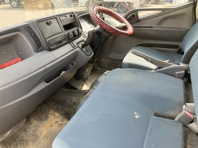 MITSUBISHI CANTER 2013