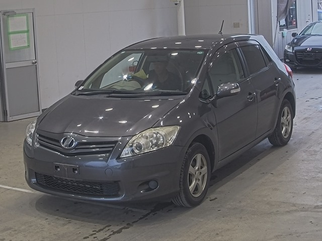 TOYOTA AURIS 2010