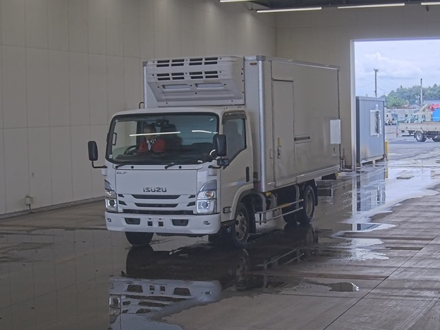 ISUZU ELF 2022