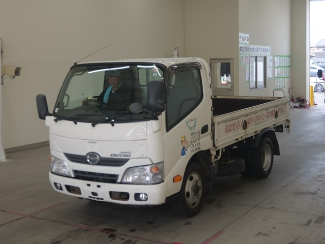 HINO DUTRO 2015