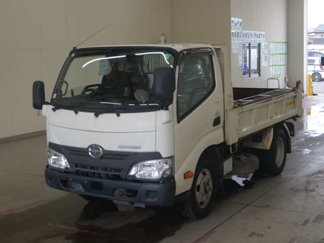HINO DUTRO 2017