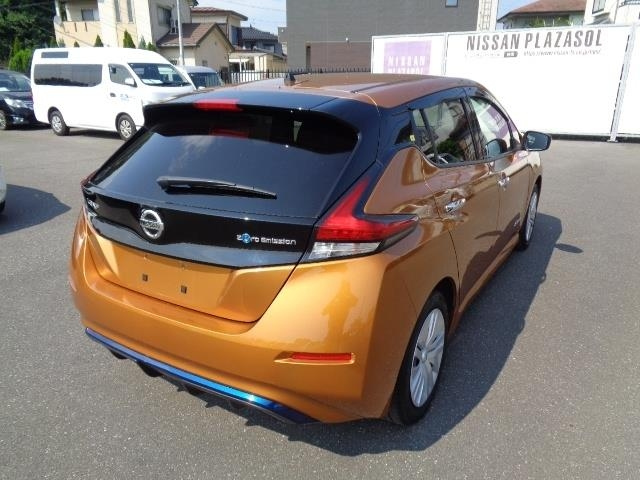 NISSAN LEAF 2018