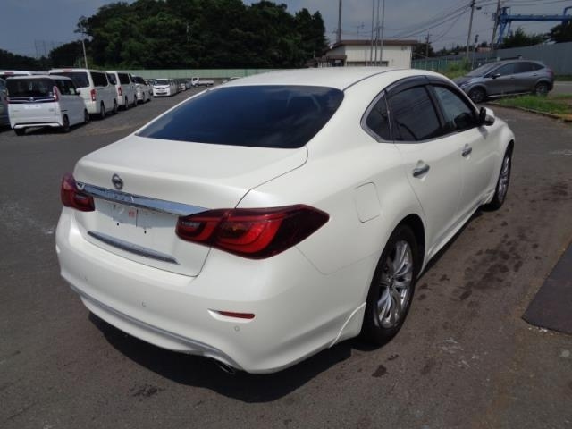 NISSAN FUGA 2020