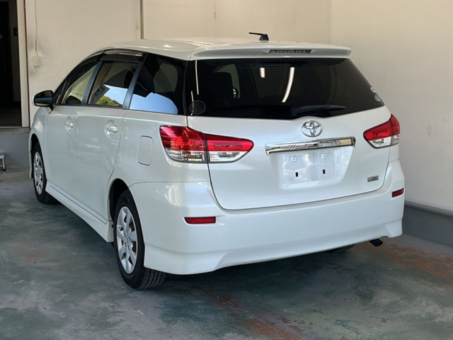 TOYOTA WISH 2011