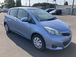 TOYOTA VITZ 2013